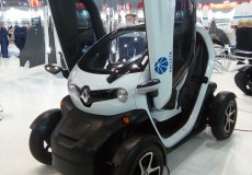 В рамках пропаганды гражданского электротранспорта Россети снова показали диковинный электромобиль Renault